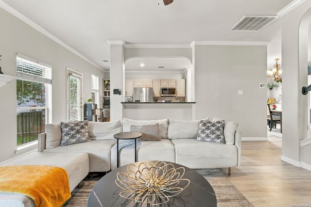 402 ASTER TRL, San Antonio, TX 78256