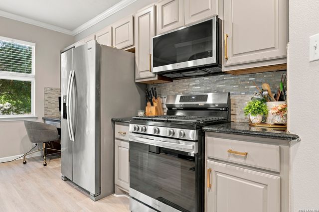 402 ASTER TRL, San Antonio, TX 78256