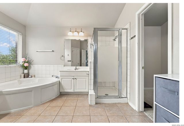 402 ASTER TRL, San Antonio, TX 78256