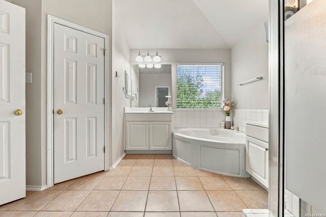 402 ASTER TRL, San Antonio, TX 78256