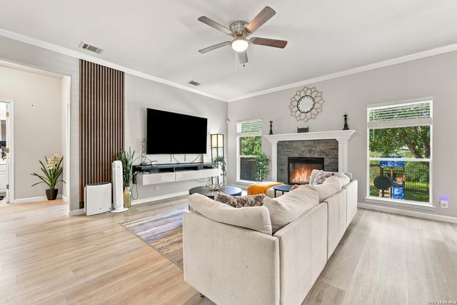 402 ASTER TRL, San Antonio, TX 78256