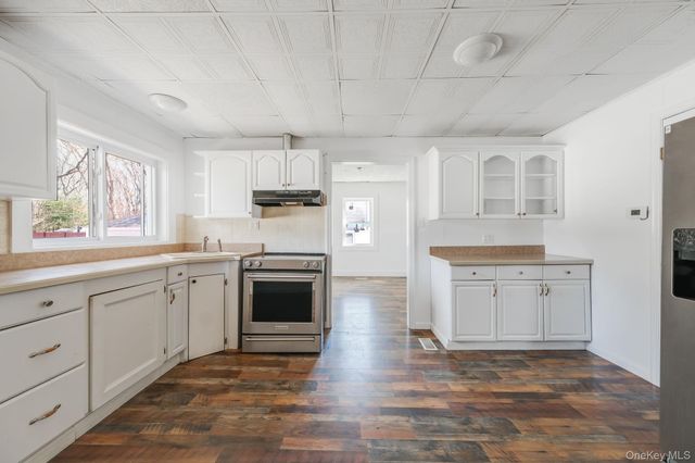 62 Forrest Avenue, Shirley, NY 11967