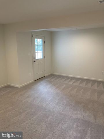 67 TATE MANOR DR, Charles Town, WV 25414