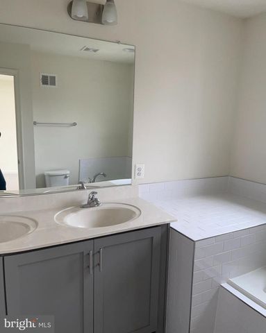 67 TATE MANOR DR, Charles Town, WV 25414