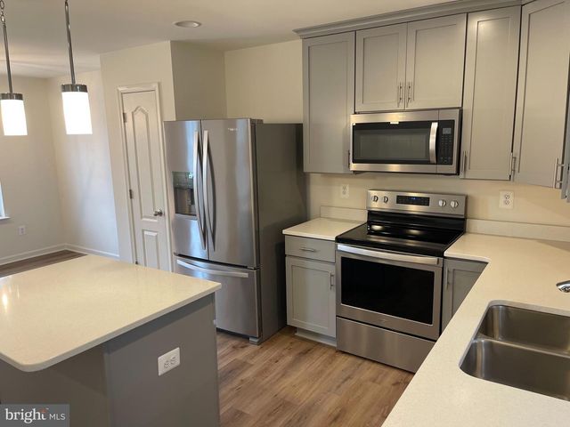 67 TATE MANOR DR, Charles Town, WV 25414