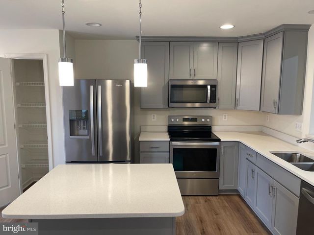 67 TATE MANOR DR, Charles Town, WV 25414