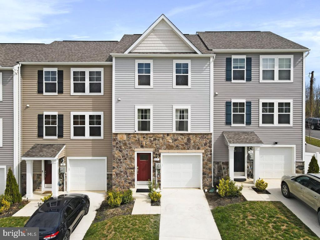 67 TATE MANOR DR, Charles Town, WV 25414