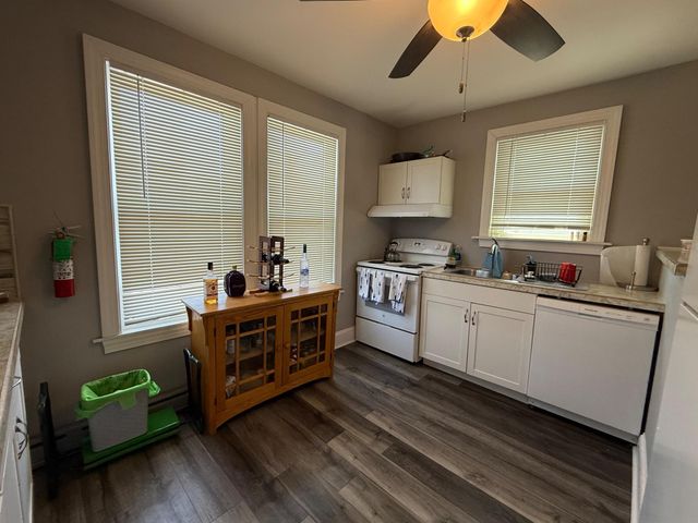 200 WHITE HORSE PIKE, Oaklyn, NJ 08107