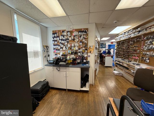 200 WHITE HORSE PIKE, Oaklyn, NJ 08107