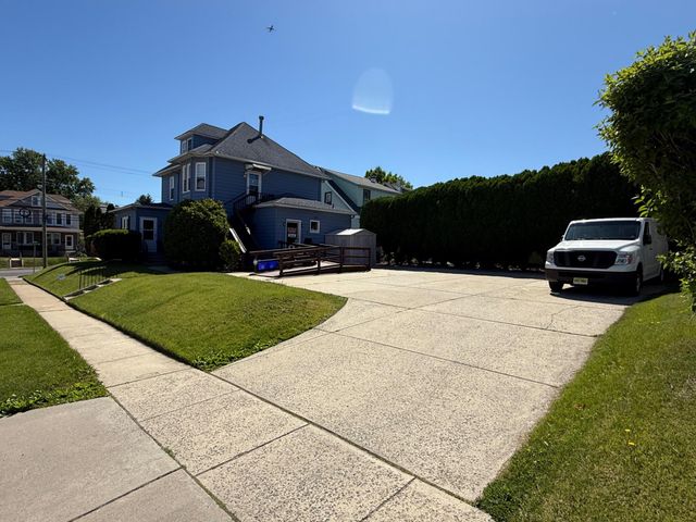 200 WHITE HORSE PIKE, Oaklyn, NJ 08107