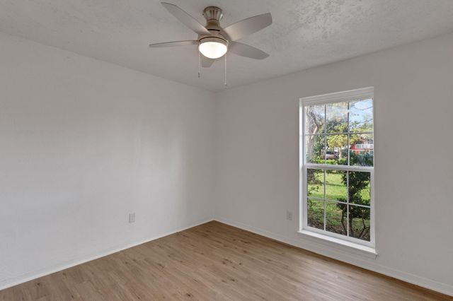 20 Woods Lane, Coldspring, TX 77331