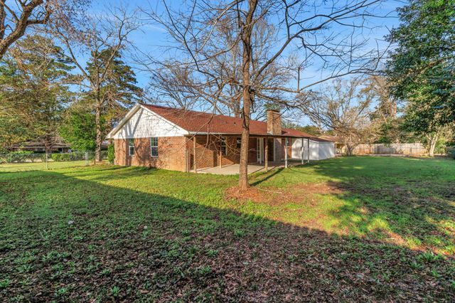 20 Woods Lane, Coldspring, TX 77331
