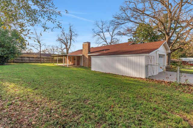 20 Woods Lane, Coldspring, TX 77331