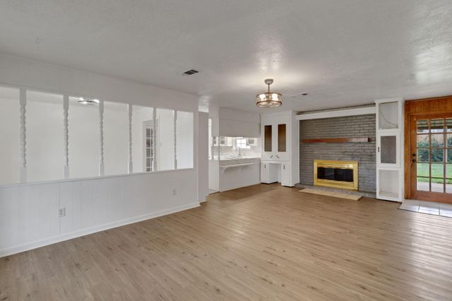 20 Woods Lane, Coldspring, TX 77331