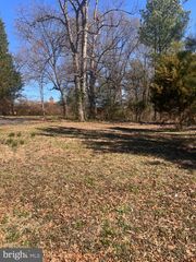 2608 BEACON HILL RD, Alexandria, VA 22306