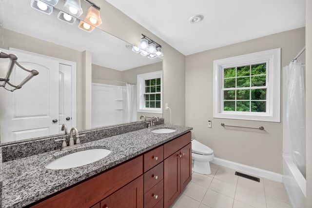 12 Cowdry Hill Rd, Westford, MA 01886