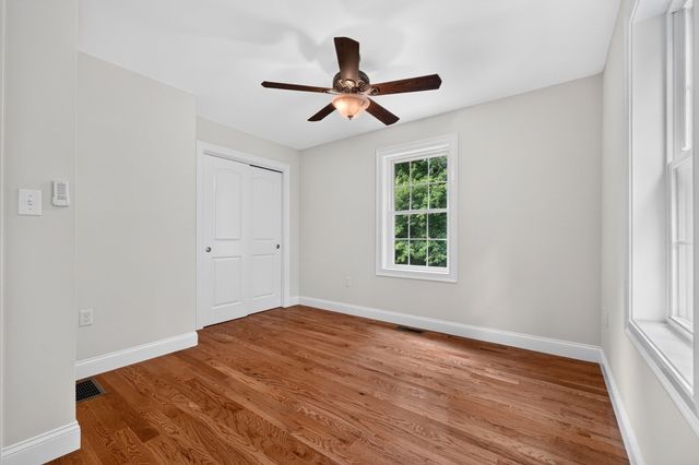 12 Cowdry Hill Rd, Westford, MA 01886