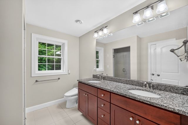 12 Cowdry Hill Rd, Westford, MA 01886