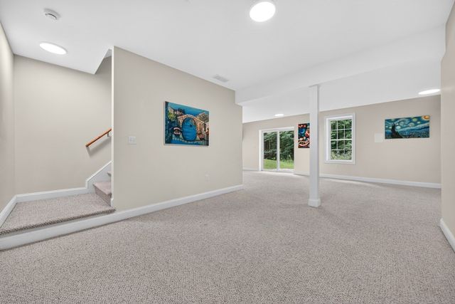 12 Cowdry Hill Rd, Westford, MA 01886