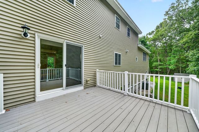12 Cowdry Hill Rd, Westford, MA 01886