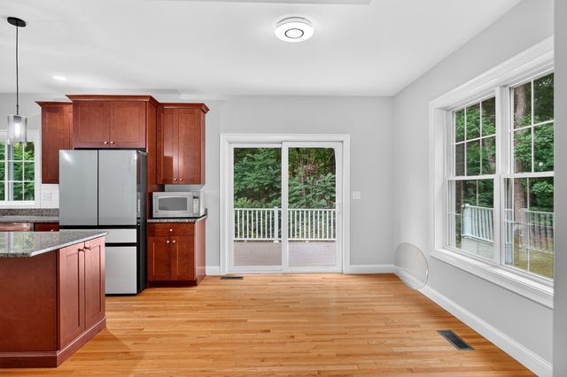 12 Cowdry Hill Rd, Westford, MA 01886