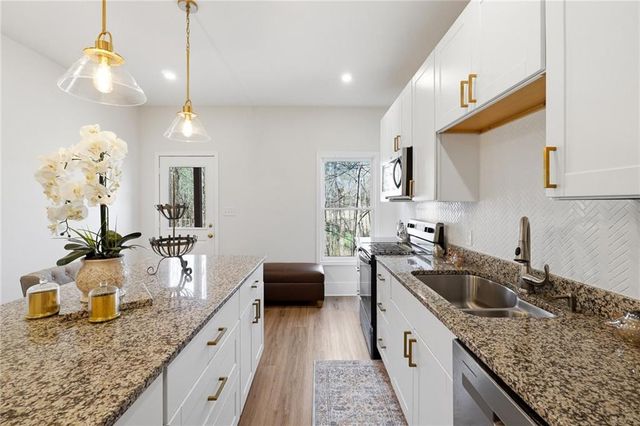 7535 Antique Barn Avenue, Cumming, GA 30041