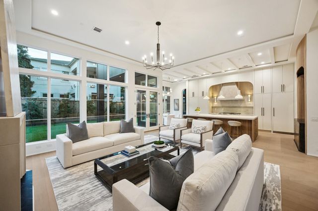 1656 Banks Street, Houston, TX 77006