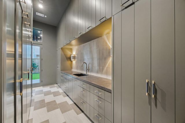 1656 Banks Street, Houston, TX 77006