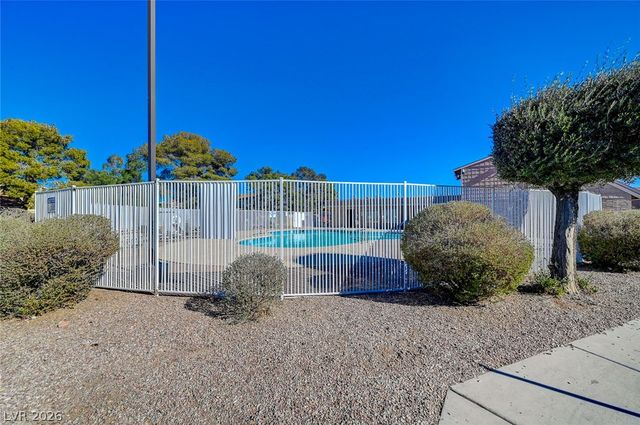 5198 Garden Lane D, Las Vegas, NV 89119