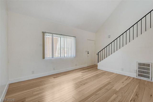 5198 Garden Lane D, Las Vegas, NV 89119