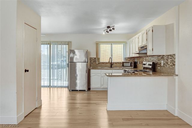 5198 Garden Lane D, Las Vegas, NV 89119