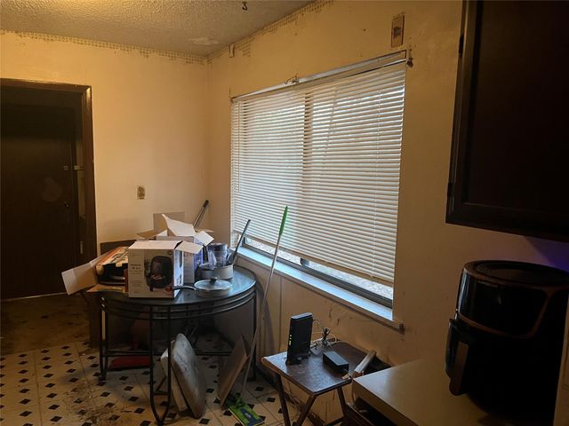321 Olive Street, Huntsville, TX 77340