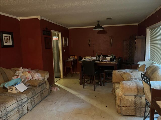 321 Olive Street, Huntsville, TX 77340