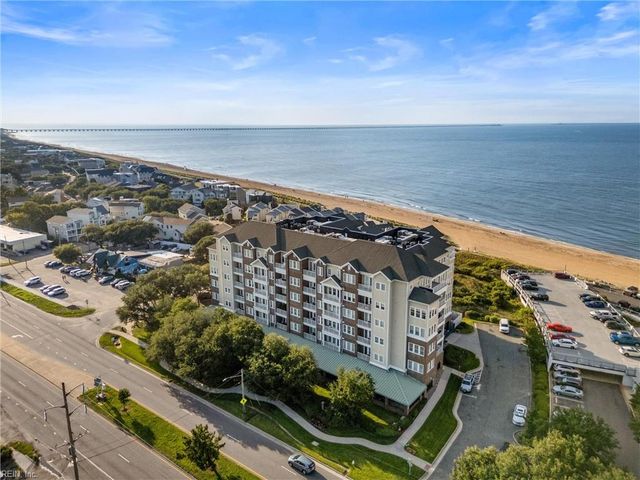 3800 DuPont Cir Unit 302, Virginia Beach, VA 23455
