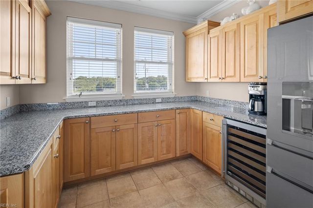 3800 DuPont Cir Unit 302, Virginia Beach, VA 23455
