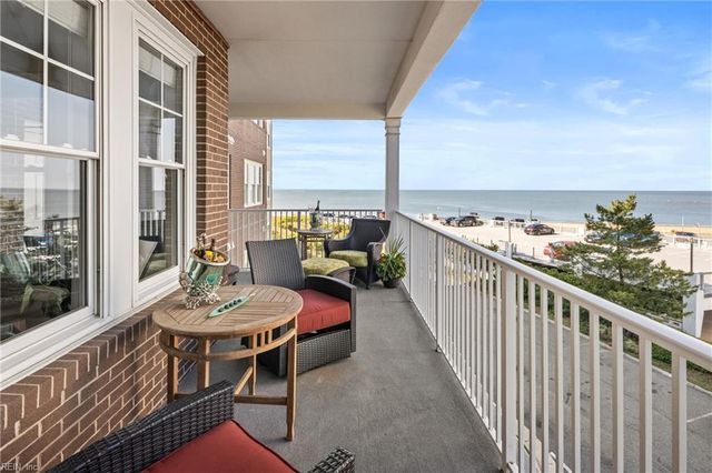 3800 DuPont Cir Unit 302, Virginia Beach, VA 23455