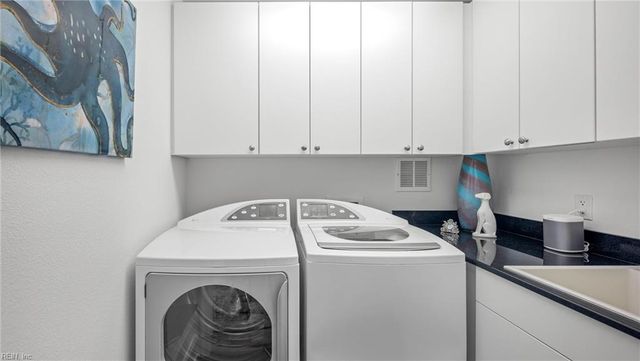 3800 DuPont Cir Unit 302, Virginia Beach, VA 23455