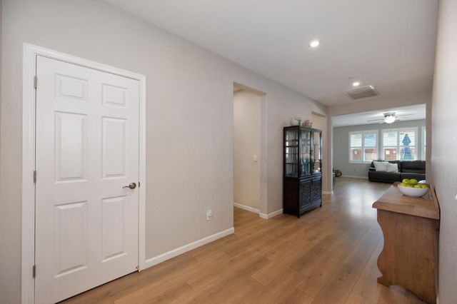 4281 Hydra Cir, Roseville, CA 95747