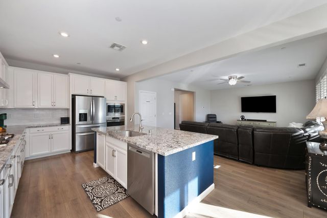 4281 Hydra Cir, Roseville, CA 95747