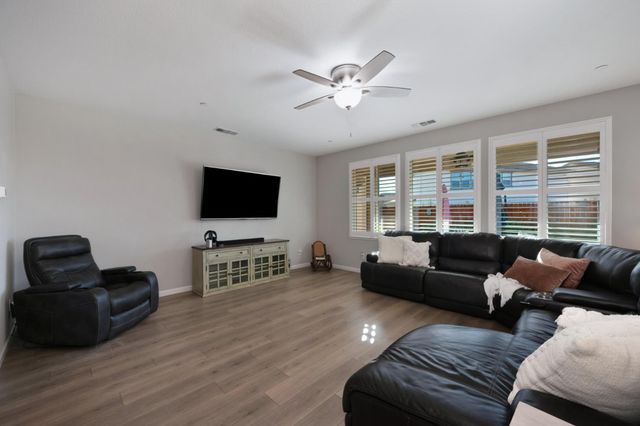 4281 Hydra Cir, Roseville, CA 95747