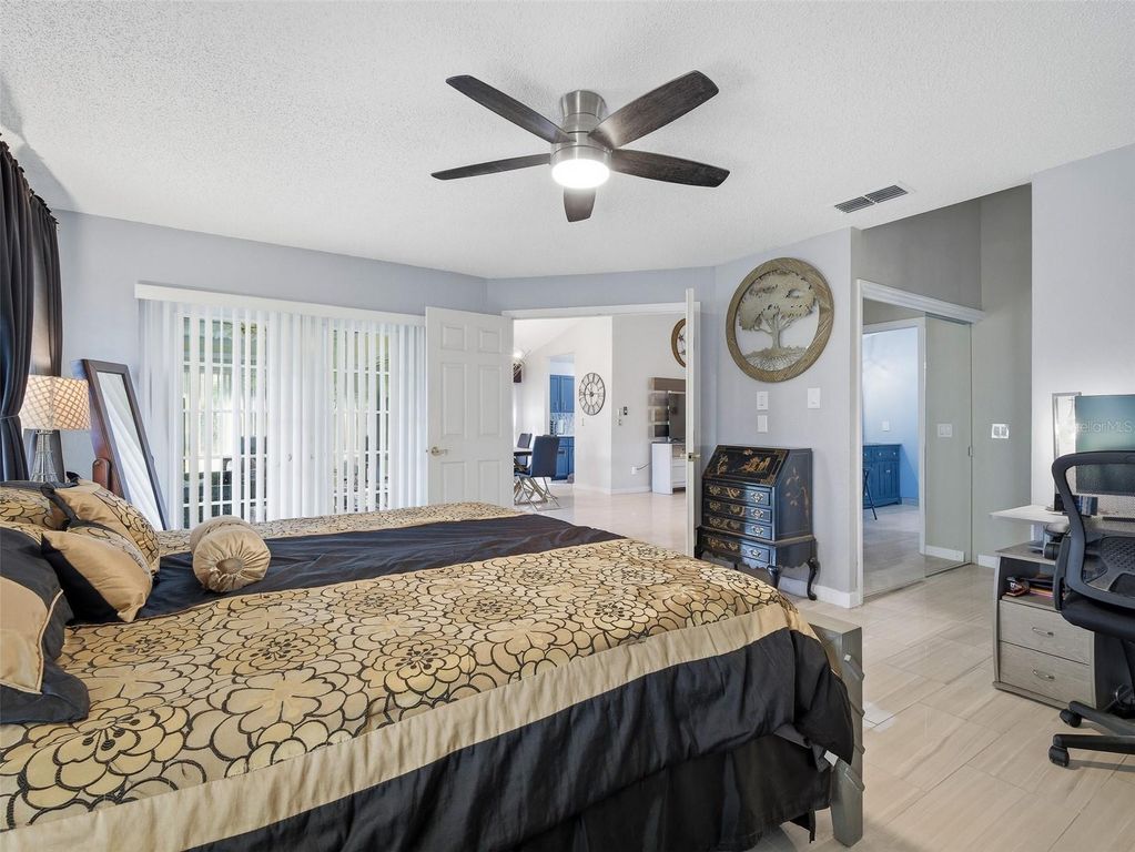 Image 14 of property listing at 100 WING FOOT CIRCLE, Daytona Beach, FL 32114