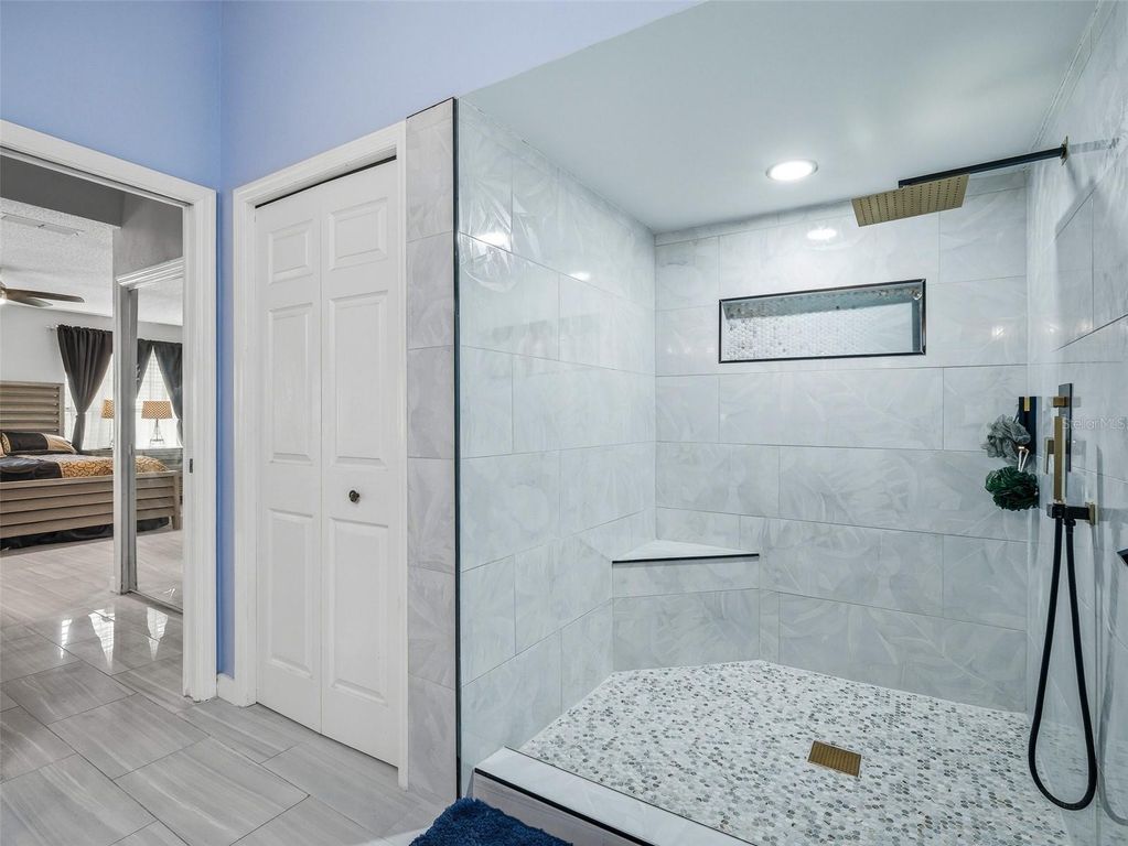 Image 16 of property listing at 100 WING FOOT CIRCLE, Daytona Beach, FL 32114