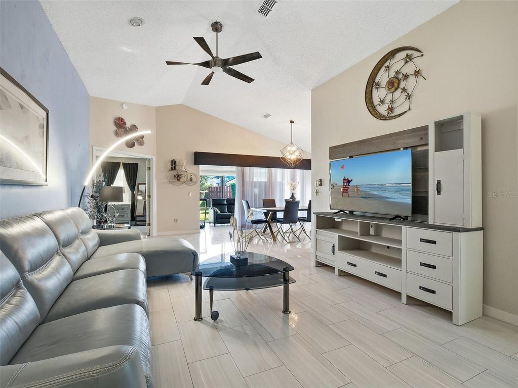 Image 10 of property listing at 100 WING FOOT CIRCLE, Daytona Beach, FL 32114