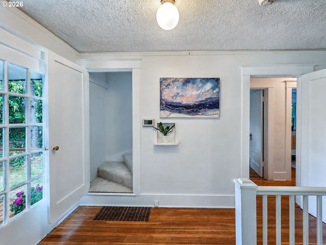 23 E Ave, Lake Oswego, OR 97034