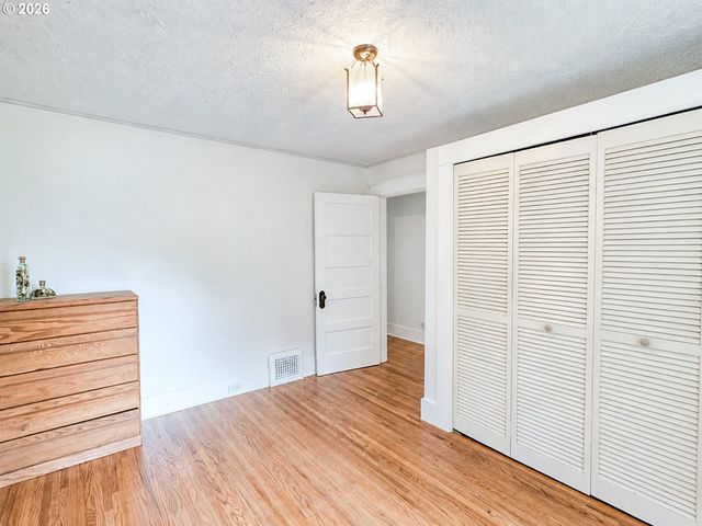 23 E Ave, Lake Oswego, OR 97034