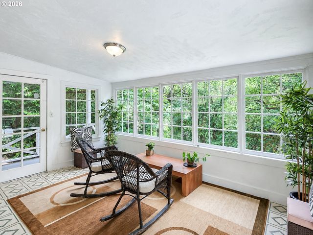 23 E Ave, Lake Oswego, OR 97034