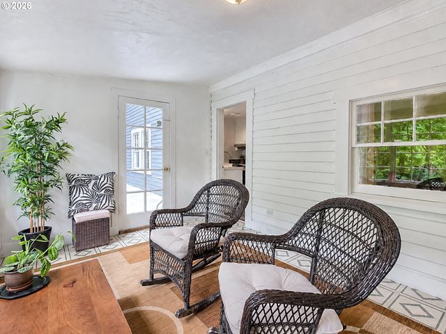 23 E Ave, Lake Oswego, OR 97034