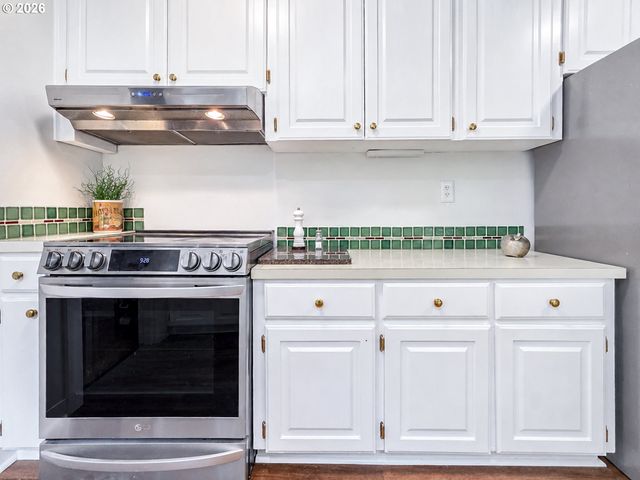 23 E Ave, Lake Oswego, OR 97034