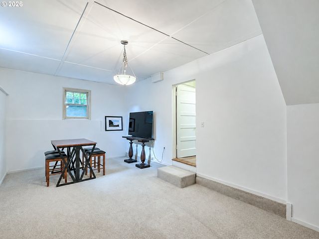 23 E Ave, Lake Oswego, OR 97034