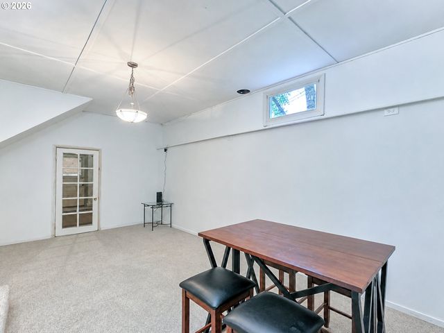 23 E Ave, Lake Oswego, OR 97034